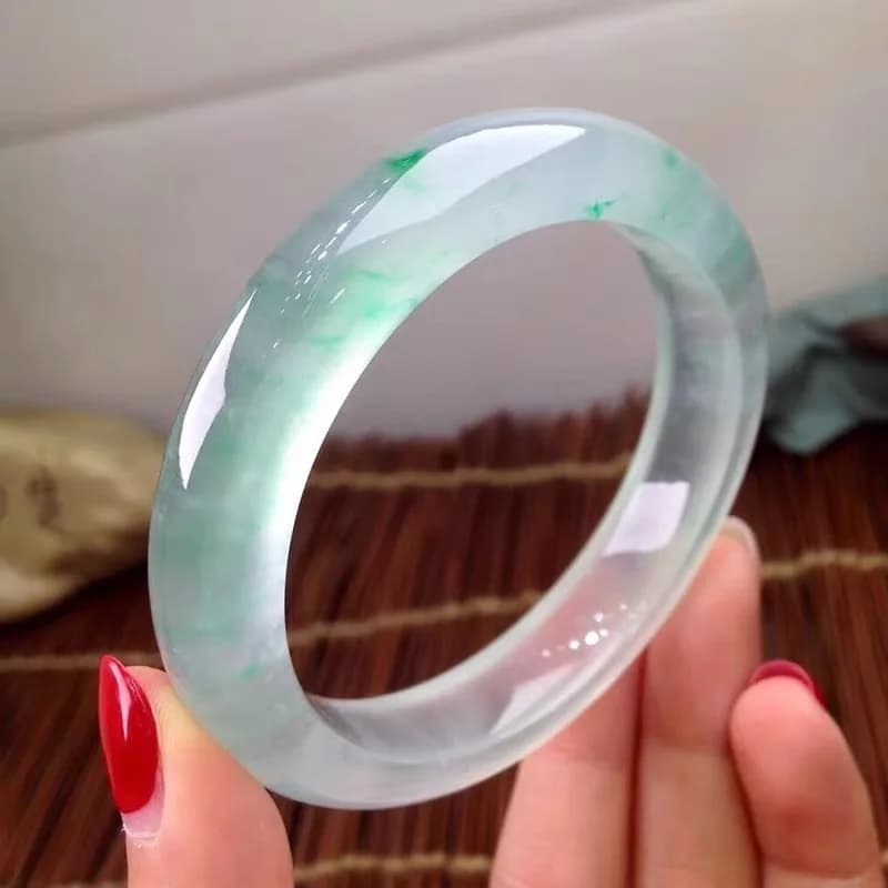 Ice- with floral patterns, glass-type Burmese , green jadeite bracelet