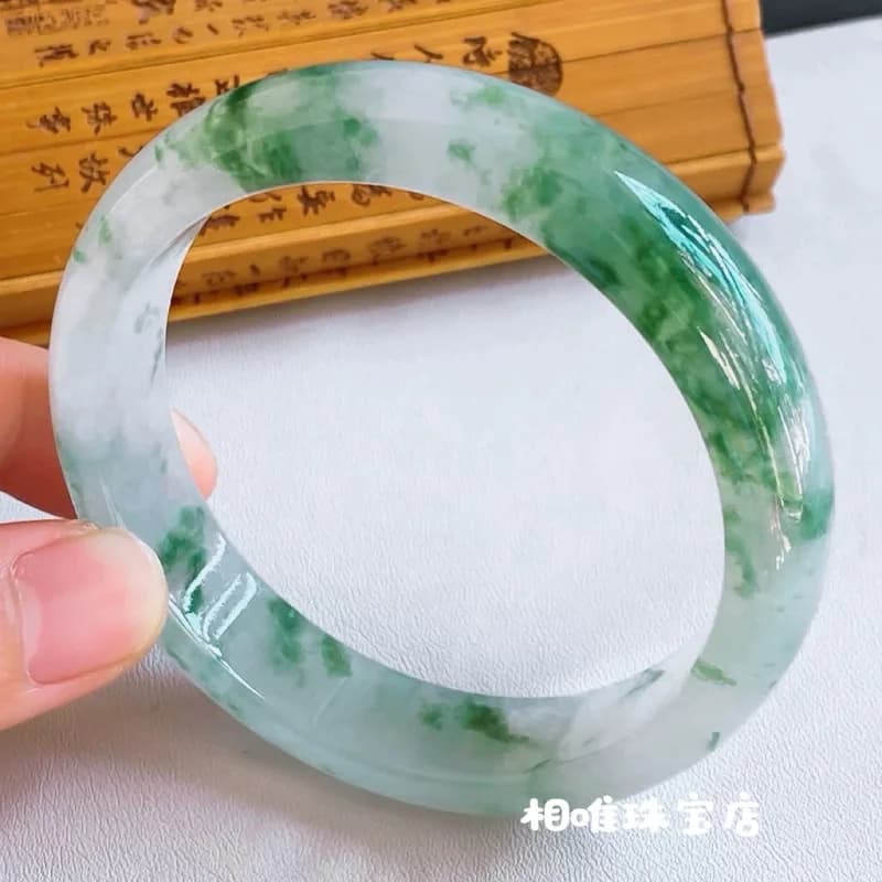 Floral-patterned bracelet for women, made from old mine jade, featuring an ice-like, smooth texture, a round design,…