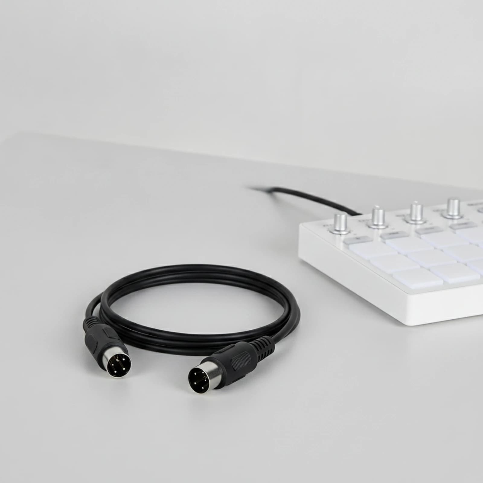 MIDI Cable with 5-Pin Male Terminals Molded 5-Pin MIDI Cable Cord Long-Lasting Reliable for Musicians, Music Production