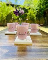 Kit Jogo 6 Xicaras / Canecas Porcelana Rosa Com Pires De Madeira Quadrado - Neo Porcelanas