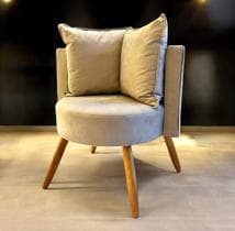Poltrona Isah Luxo Decorativa Estofada Para Sala ou Escritório - Royalle Decor