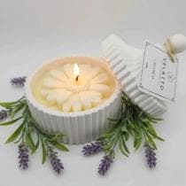 Vela Aromática Lavanda Flor Margarida Pote Cerâmica Decoração Potiche 150g - Velatto