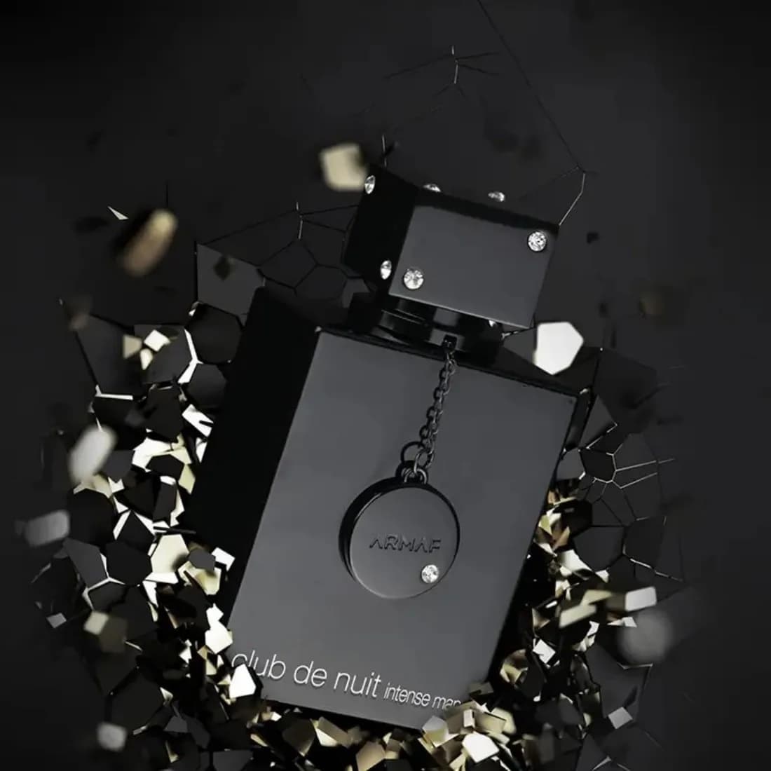 Armaf Club de Nuit Intense perfume spray has a strong wooden fragrance, simple and advanced, 3.4oz100ml, suitable for many places, and is the perfect choice for gifts