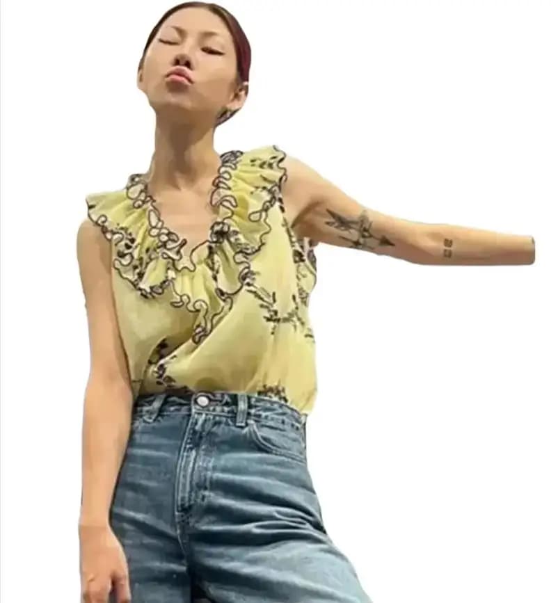 Summer Fresh Floral V-neck Vest for Women French Style Temperament Ruffle Collar Pleated Chiffon Shirt Large Size 5XL…